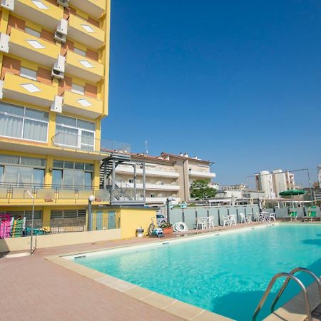 Hotel Apollonia Lido Di Savio Ngoại thất bức ảnh