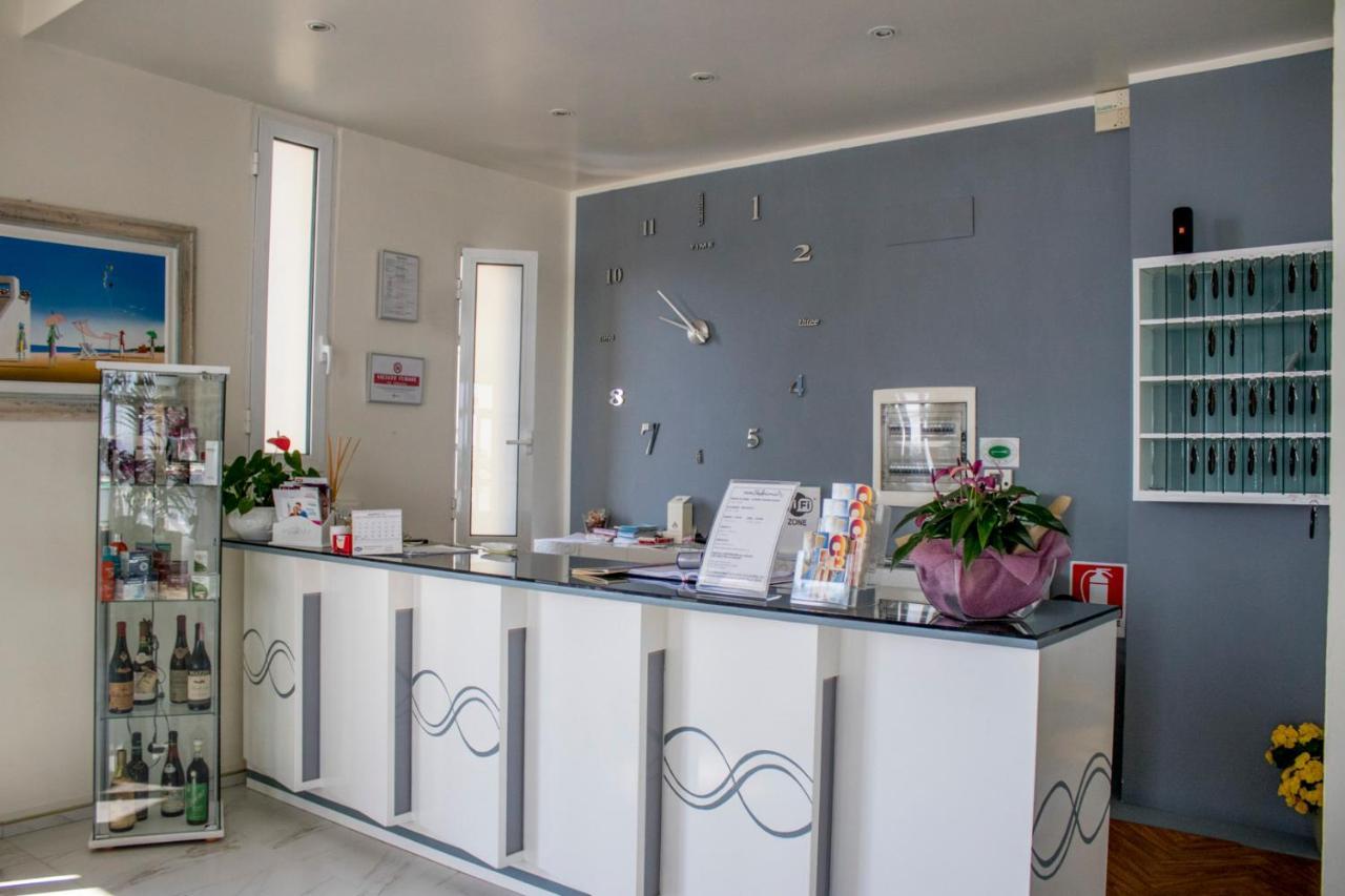 Hotel Apollonia Lido Di Savio Ngoại thất bức ảnh