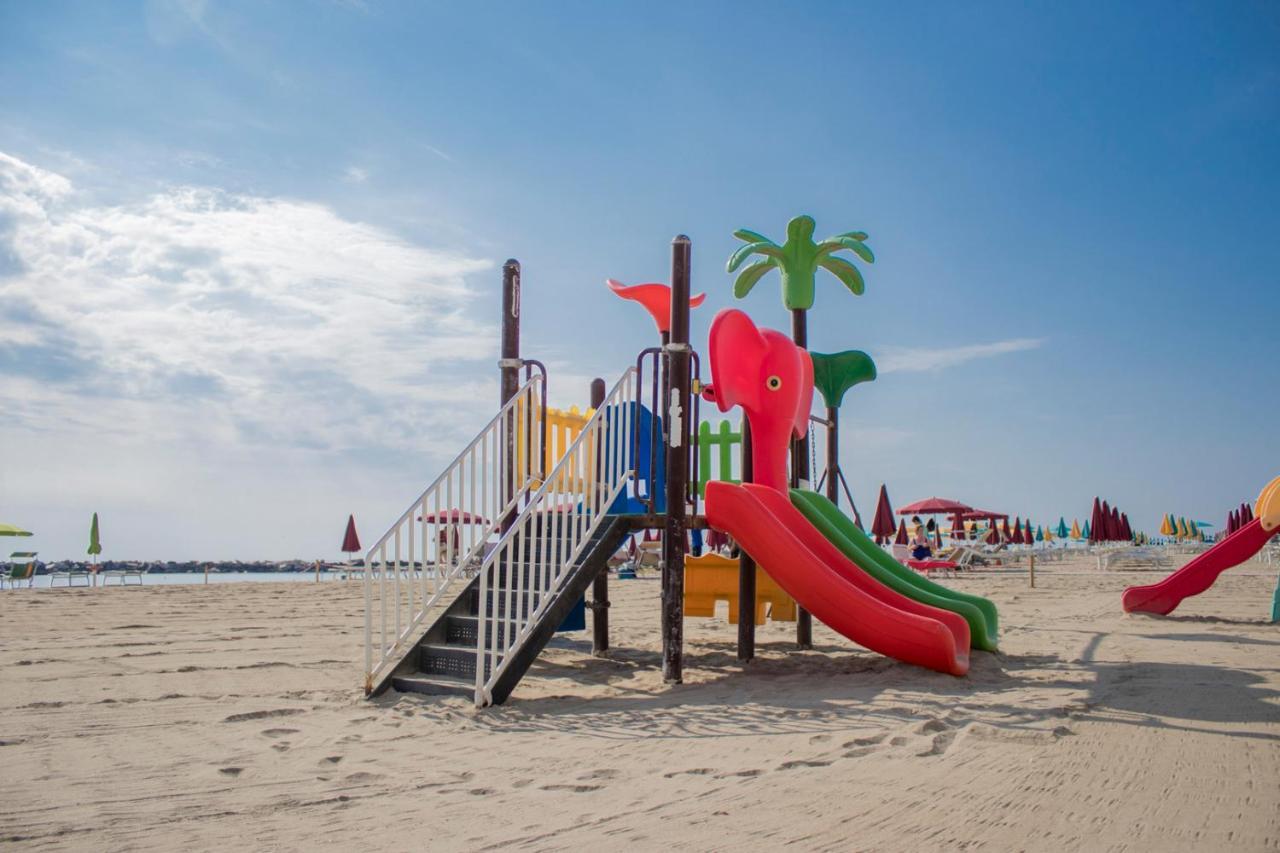 Hotel Apollonia Lido Di Savio Ngoại thất bức ảnh