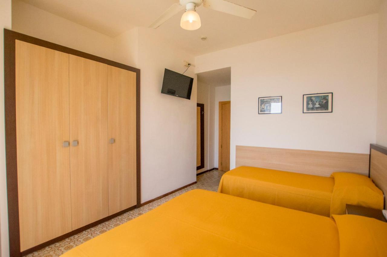 Hotel Apollonia Lido Di Savio Ngoại thất bức ảnh