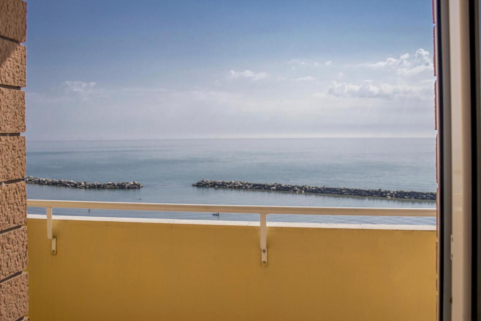 Hotel Apollonia Lido Di Savio Ngoại thất bức ảnh