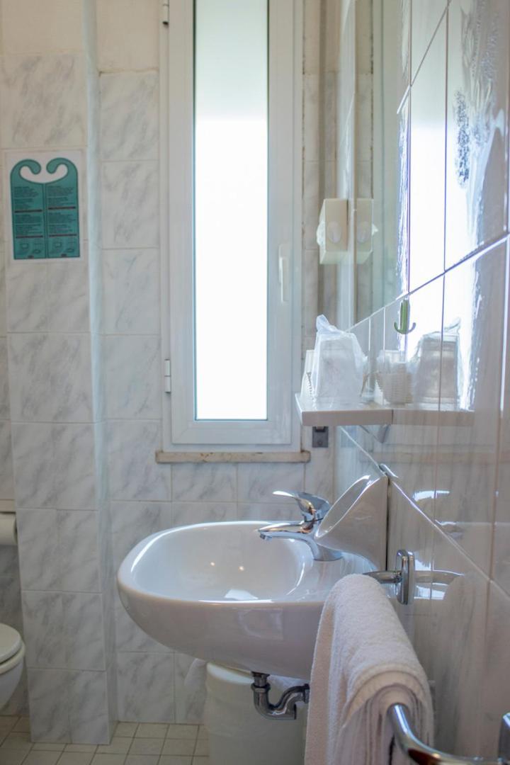 Hotel Apollonia Lido Di Savio Ngoại thất bức ảnh