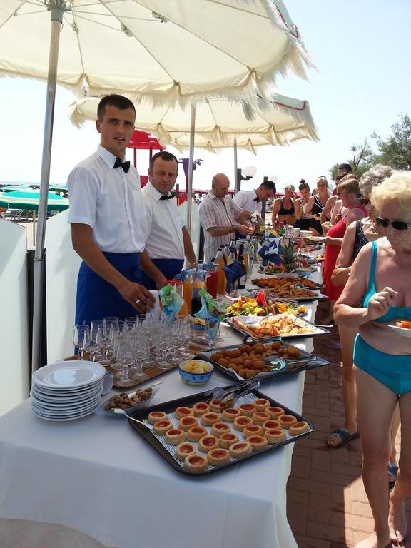 Hotel Apollonia Lido Di Savio Ngoại thất bức ảnh